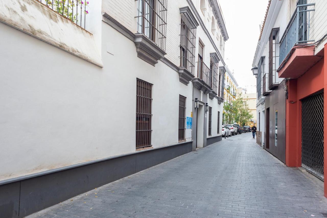 Alohamundi Escuelas Pias Sevilla Bagian luar foto